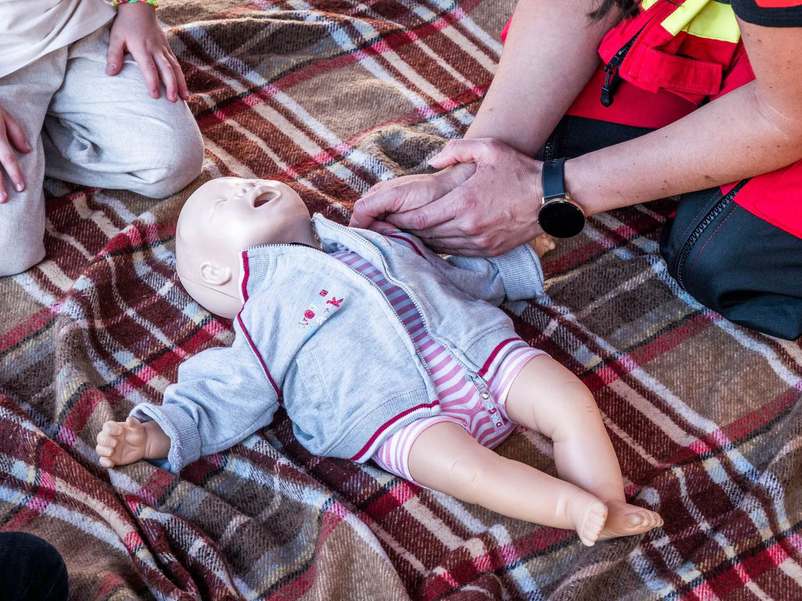 Szkolenie CPR na zewnątrz